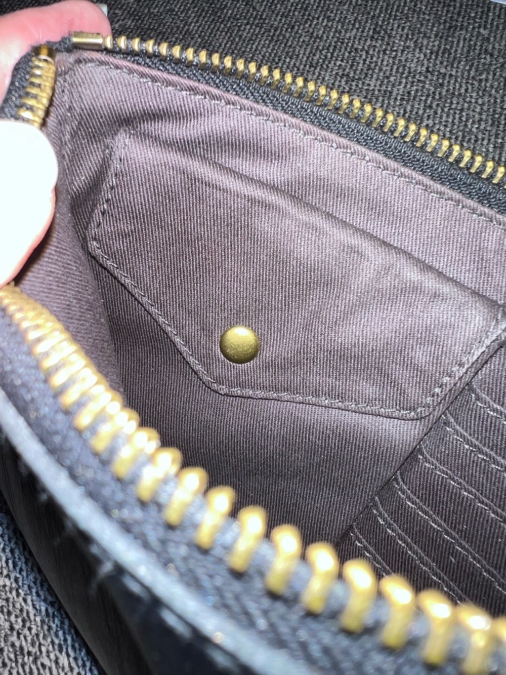 Madewell black leather tote, wallet, and key fob set

 $266 value - Picture 10 of 16